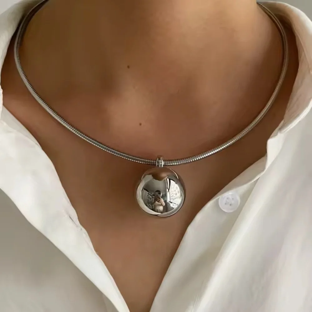 French Retro Silver Ball Pendant Necklace | Elegant Minimal Jewelry